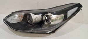 KIA Sportage Lampa przednia 92101F1110