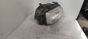 Audi A4 S4 B5 8D Lampa przednia 8D0941004C