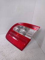 Mercedes-Benz E W211 Luci posteriori del portellone del bagagliaio A2118201464