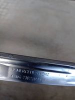 Mercedes-Benz GL X164 Baguette moulure de porte arrière a1647302322