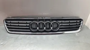 Audi A3 S3 8L Grotelės viršutinės 8L0853651A