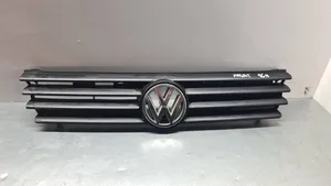 Volkswagen PASSAT B4 Front bumper upper radiator grill 3A0853653B