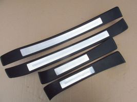 Audi A4 S4 B5 8D Rivestimento posteriore minigonna laterale 