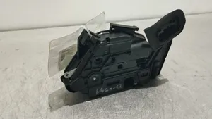 Volkswagen Polo V 6R Coupe door lock (next to the handle) 