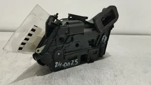 Volkswagen Polo V 6R Coupe door lock (next to the handle) 