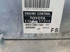 Toyota Corolla Verso AR10 Calculateur moteur ECU 896610F050