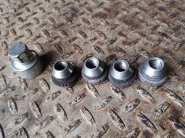 Ford Focus Anti-theft wheel nuts and lock 