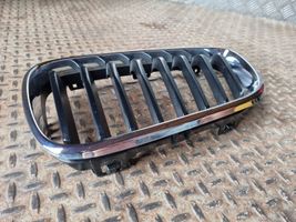 BMW 2 F22 F23 Grotelės viršutinės 7295523