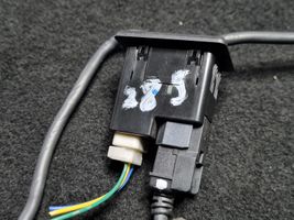 Nissan X-Trail T32 USB socket connector 795405004