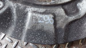 BMW 5 G30 G31 Osłona przedniej tarczy hamulcowej 6861798