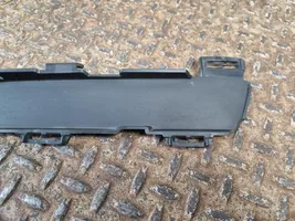 BMW 5 G30 G31 Mascherina inferiore del paraurti anteriore 7385270