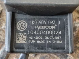 Skoda Fabia Mk3 (NJ) Polttoaineen ruiskutuspumpun ohjainlaite/moduuli 1K0906093J