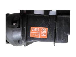 Toyota Avensis T270 Leva/interruttore dell’indicatore di direzione e tergicristallo 17F373