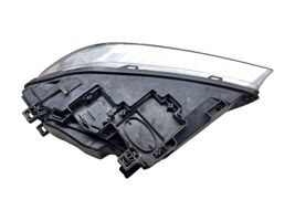 Volvo V70 Lampa przednia 31214352