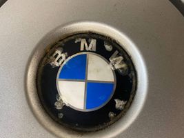 BMW 3 E36 R15-pölykapseli 36131180104