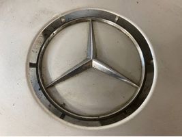 Mercedes-Benz C W202 Mozzo/copricerchi/borchia della ruota R15 2024010024