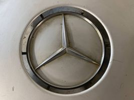 Mercedes-Benz E W124 Mozzo/copricerchi/borchia della ruota R15 1244011424