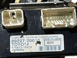 Toyota Avensis T270 Ohjauspyörän akseli 218062011