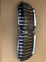 BMW 7 G11 G12 Maskownica / Grill / Atrapa górna chłodnicy 51138494817