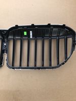 BMW 7 G11 G12 Grille calandre supérieure de pare-chocs avant 51138494817