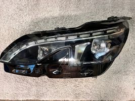 Peugeot 5008 II Lampa przednia 9837759780