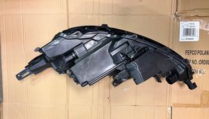 Nissan Qashqai J12 Lampa przednia 1008D02G