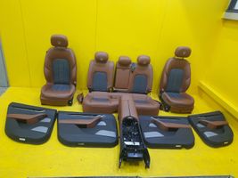 Maserati Levante Комплект сидений 