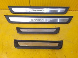 Hyundai Santa Fe Rivestimento vano piedi laterale 858842W500585742W50085888