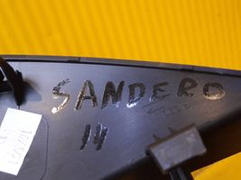 Dacia Sandero Kojelaudan sivupäätyverhoilu 689205095R