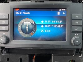 Mercedes-Benz Vito Viano W447 Radion/GPS-laitteen pääyksikön kehys A4479005517