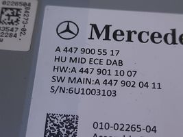 Mercedes-Benz Vito Viano W447 Radion/GPS-laitteen pääyksikön kehys A4479005517