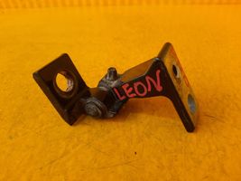 Seat Leon (5F) Etuoven alasarana 8X0831402A