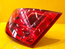 Audi Q7 4M Lampa tylna 4M0945094E