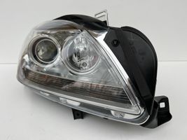 Mercedes-Benz ML W166 Lampa przednia A1668208461