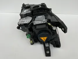 Maserati Quattroporte Lampa przednia 670104202