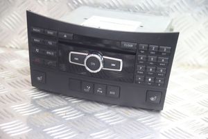 Mercedes-Benz E W212 Radio/CD/DVD/GPS-pääyksikkö 