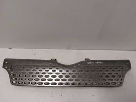 Toyota Yaris Verso Grille calandre supérieure de pare-chocs avant 5311152060