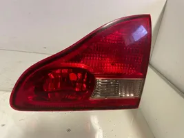 Toyota Avensis Verso Lampy tylnej klapy bagażnika 