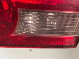 Toyota Avensis Verso Aizmugurējais lukturis pārsegā 