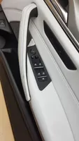 BMW M5 F90 Garniture de panneau carte de porte avant 