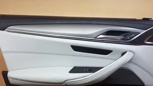 BMW M5 F90 Boczki / Poszycie drzwi przednich 