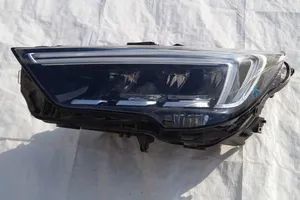 Opel Crossland X Lampa przednia 39129263