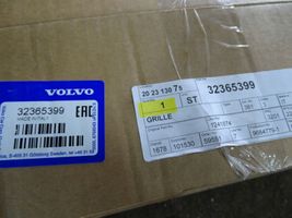 Volvo V60 Etupuskurin ylempi jäähdytinsäleikkö 32365399