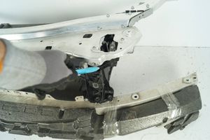 Mercedes-Benz E W213 Jäähdyttimen kehyksen suojapaneelin kiinnike 
