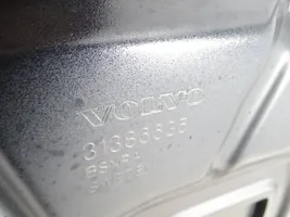 Volvo S90, V90 Konepelti 