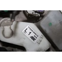Toyota Aygo AB10 Pompa paliwa w zbiorniku 