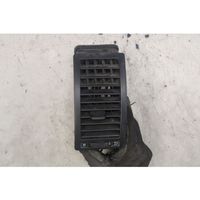 Volkswagen Polo IV 9N3 Dash center air vent grill 