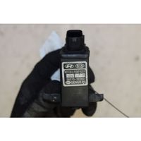 KIA Carens II Windscreen/windshield washer pump 