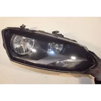 Volkswagen Polo V 6R Lampa przednia 