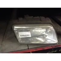 Audi A4 S4 B5 8D Lampa przednia 